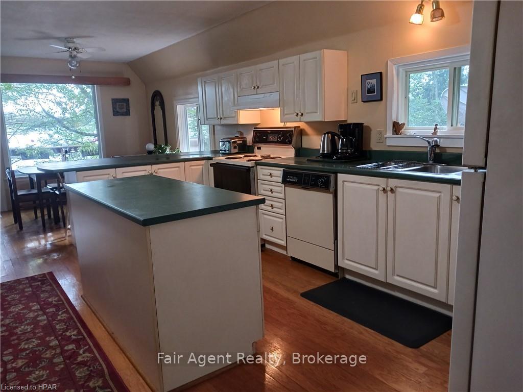 Photo 4 of 44 Fitzgerald Road, Ajax, South West — HOMEH