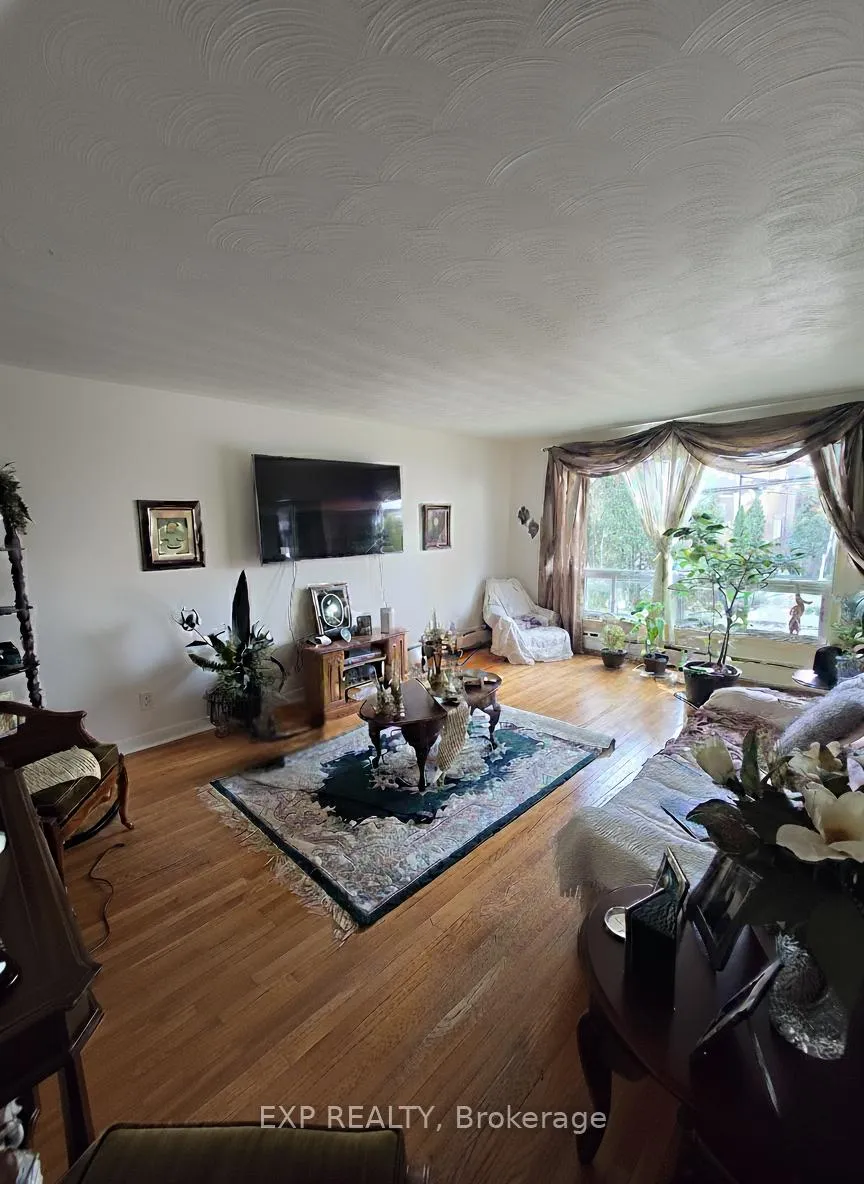 Photo 3 of 310 Patton Street, Ottawa, Vanier — HOMEH