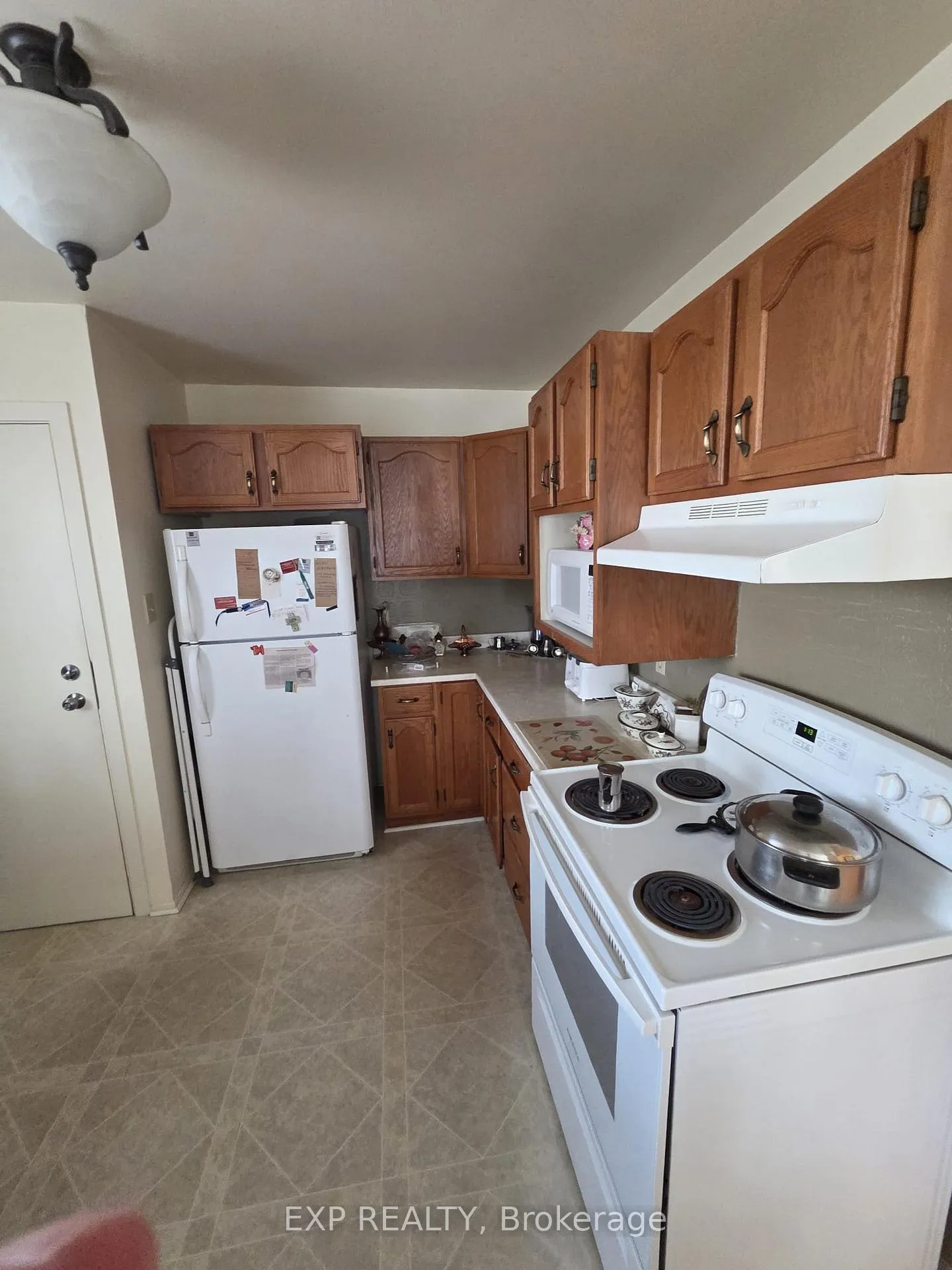 Photo 5 of 310 Patton Street, Ottawa, Vanier — HOMEH