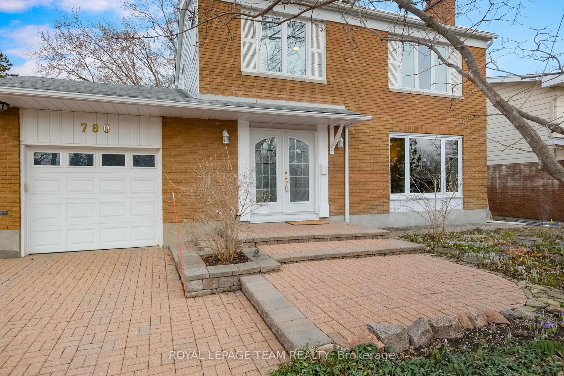 Photo 4 of 780 Eastvale Drive, Ottawa, Beacon Hill North — HOMEH