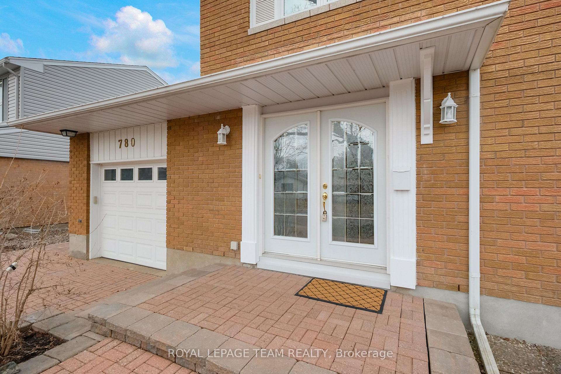 Photo 3 of 780 Eastvale Drive, Ottawa, Beacon Hill North — HOMEH