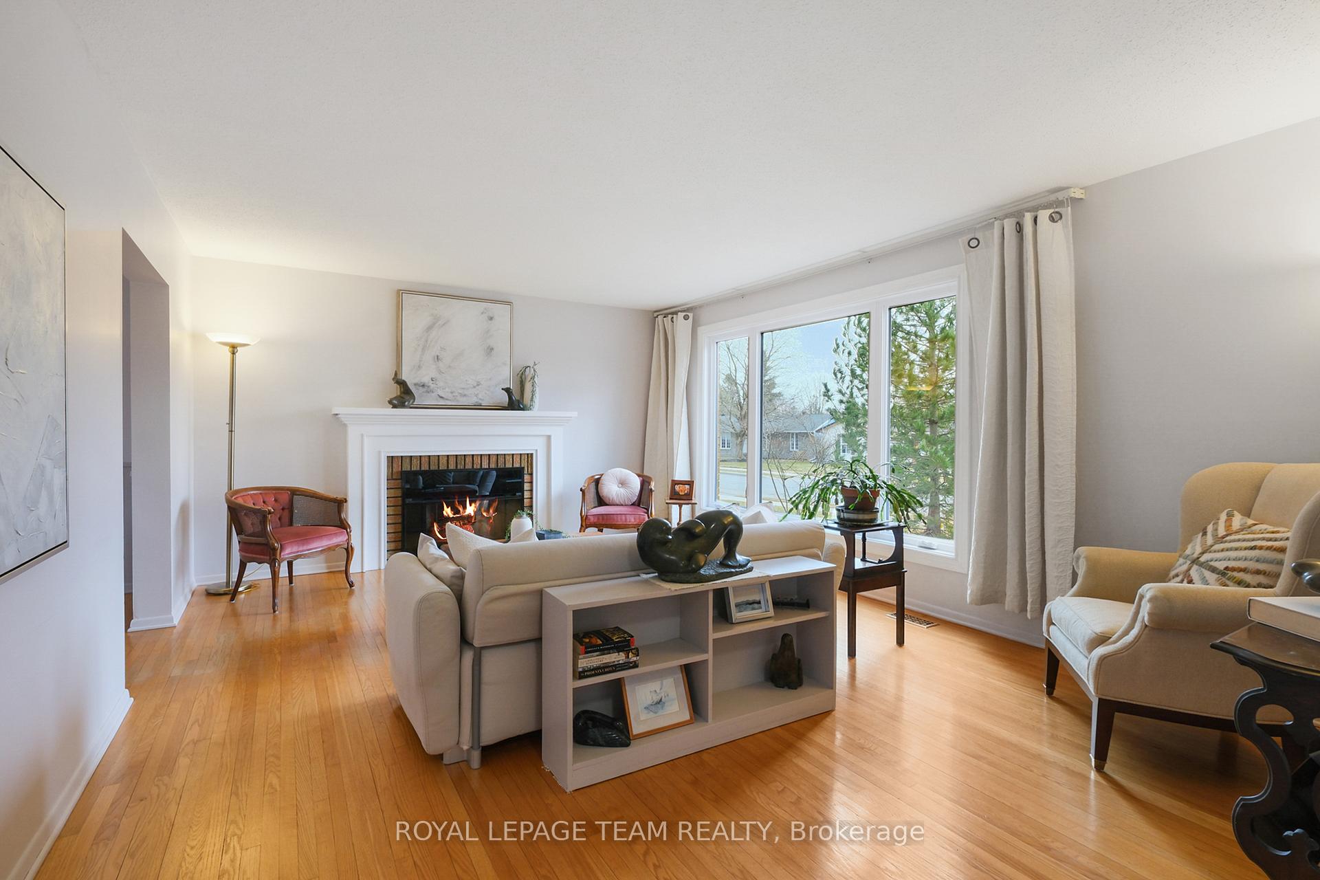 Photo 6 of 780 Eastvale Drive, Ottawa, Beacon Hill North — HOMEH
