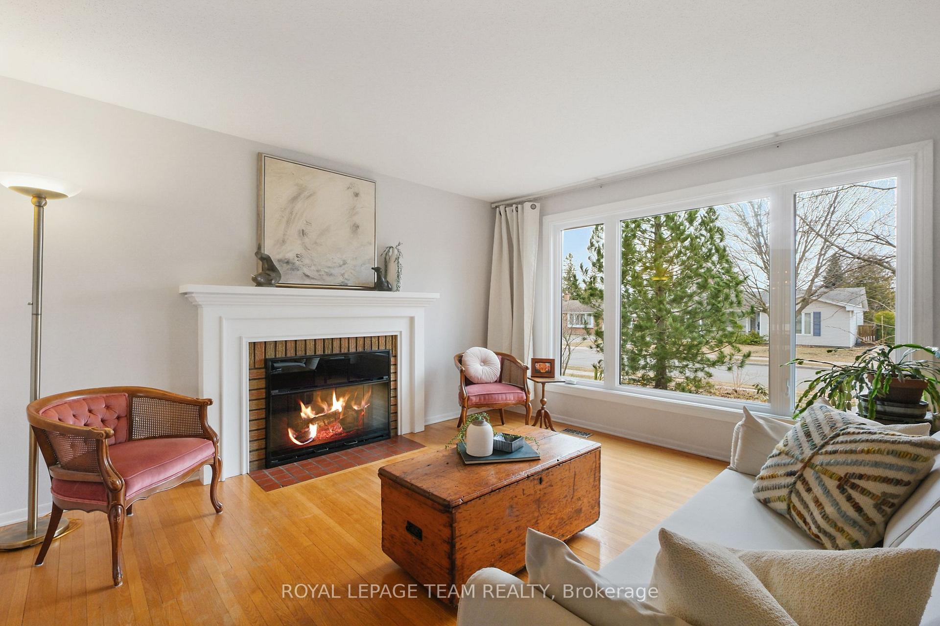 Photo 7 of 780 Eastvale Drive, Ottawa, Beacon Hill North — HOMEH