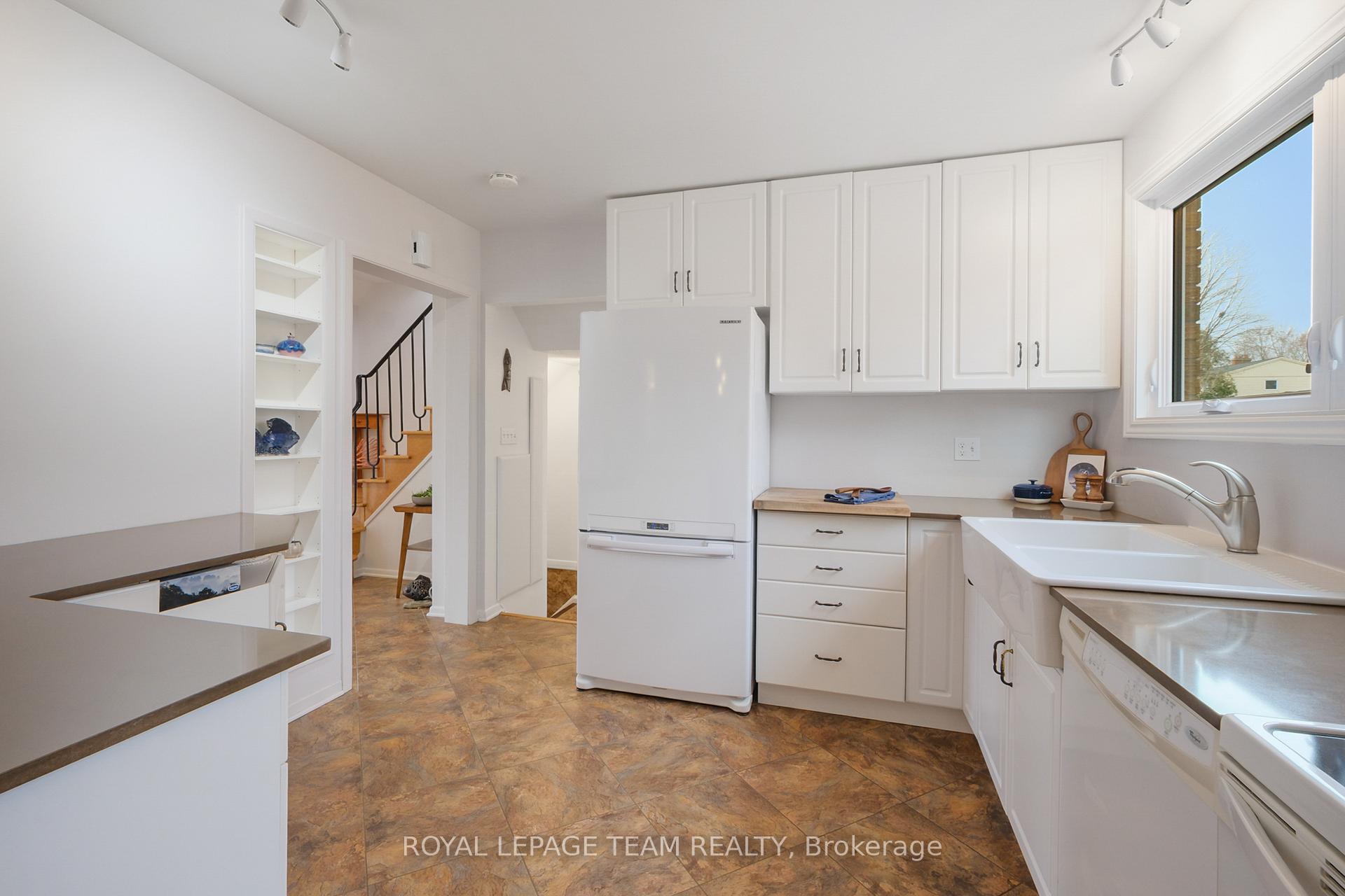 Photo 37 of 780 Eastvale Drive, Ottawa, Beacon Hill North — HOMEH