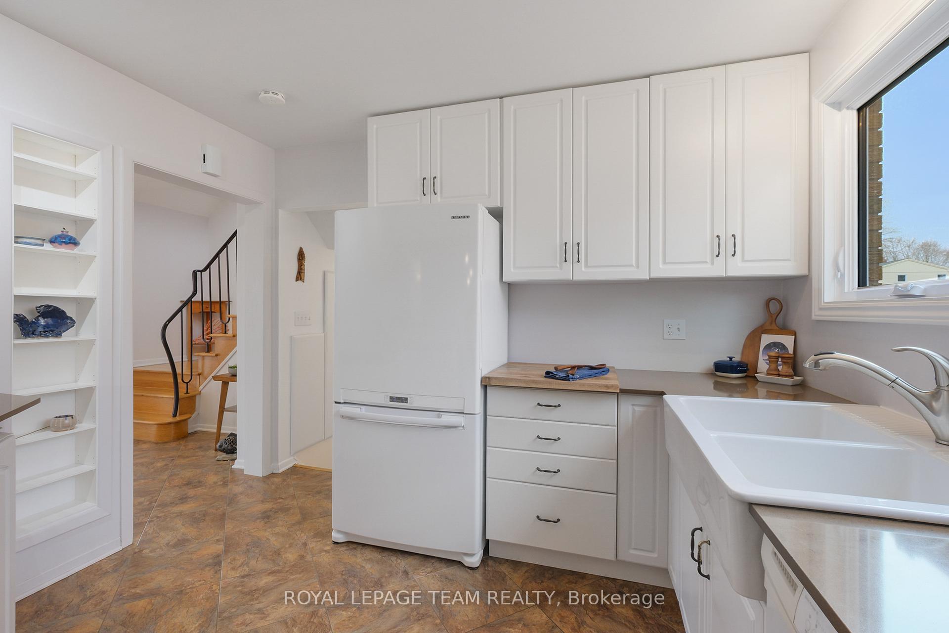 Photo 16 of 780 Eastvale Drive, Ottawa, Beacon Hill North — HOMEH