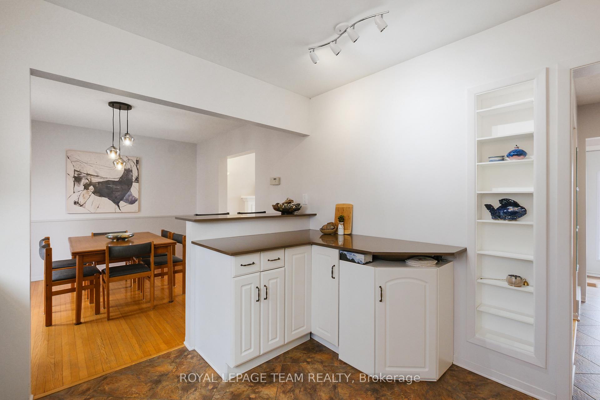 Photo 17 of 780 Eastvale Drive, Ottawa, Beacon Hill North — HOMEH