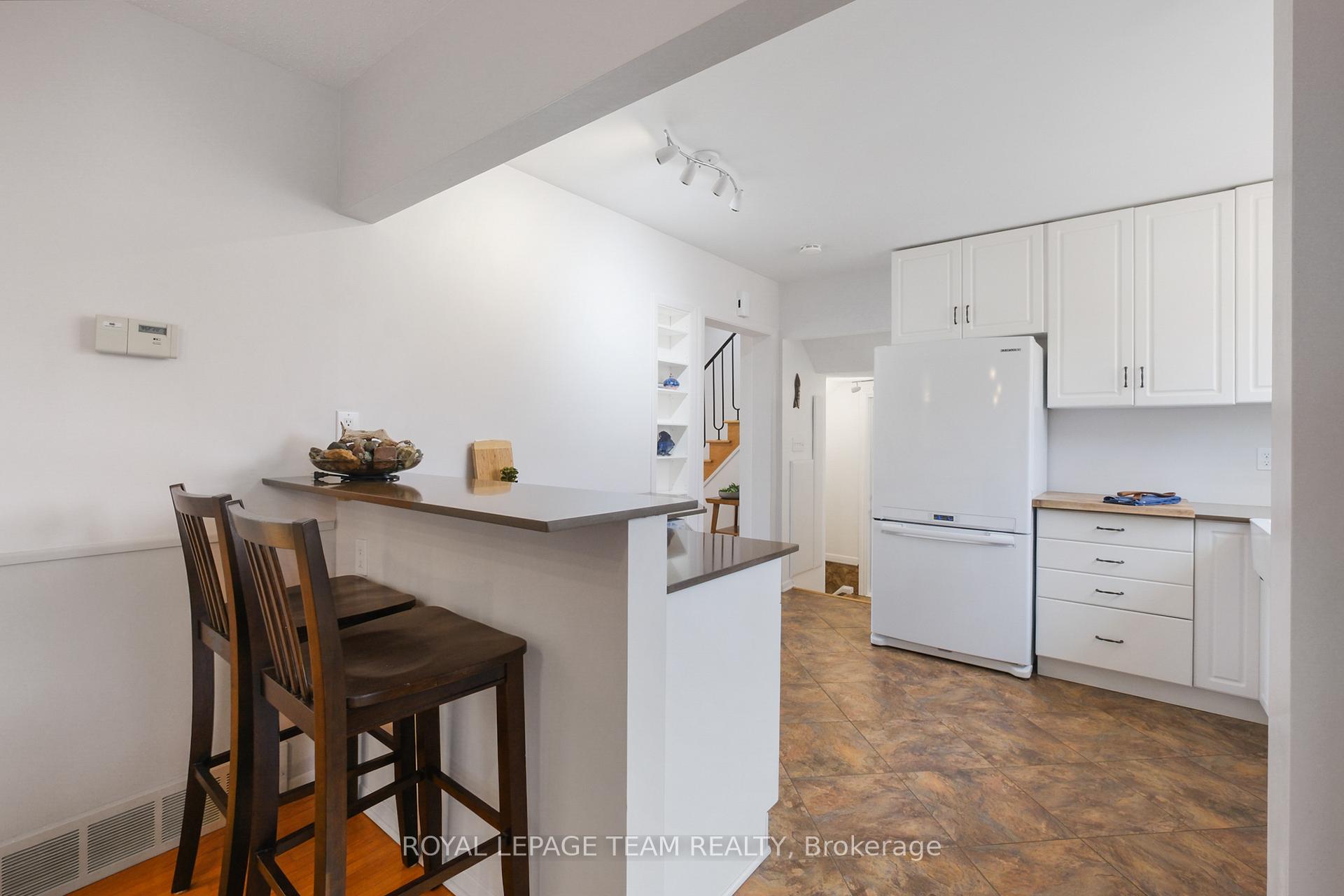 Photo 19 of 780 Eastvale Drive, Ottawa, Beacon Hill North — HOMEH