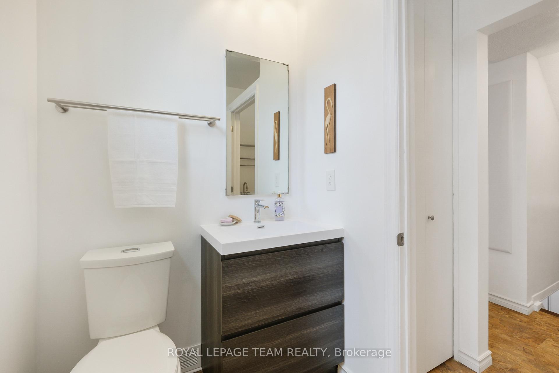 Photo 18 of 780 Eastvale Drive, Ottawa, Beacon Hill North — HOMEH