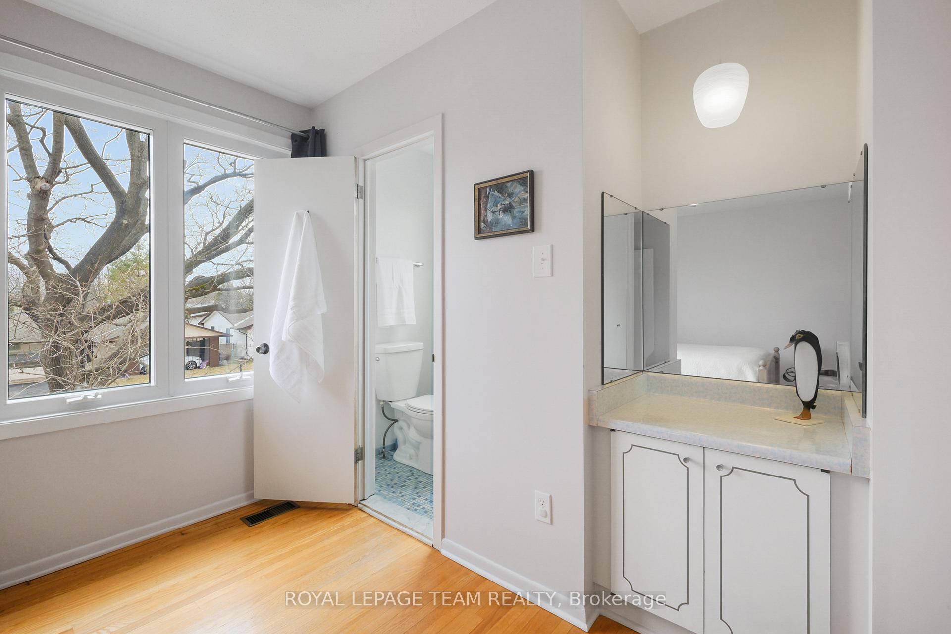 Photo 23 of 780 Eastvale Drive, Ottawa, Beacon Hill North — HOMEH