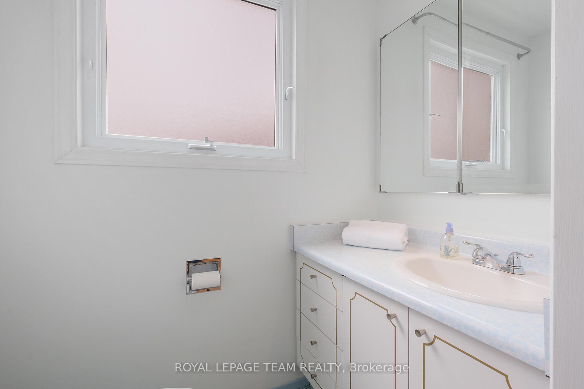 Photo 24 of 780 Eastvale Drive, Ottawa, Beacon Hill North — HOMEH