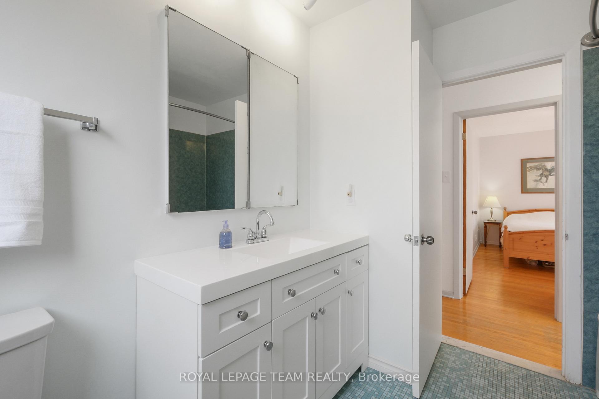 Photo 30 of 780 Eastvale Drive, Ottawa, Beacon Hill North — HOMEH