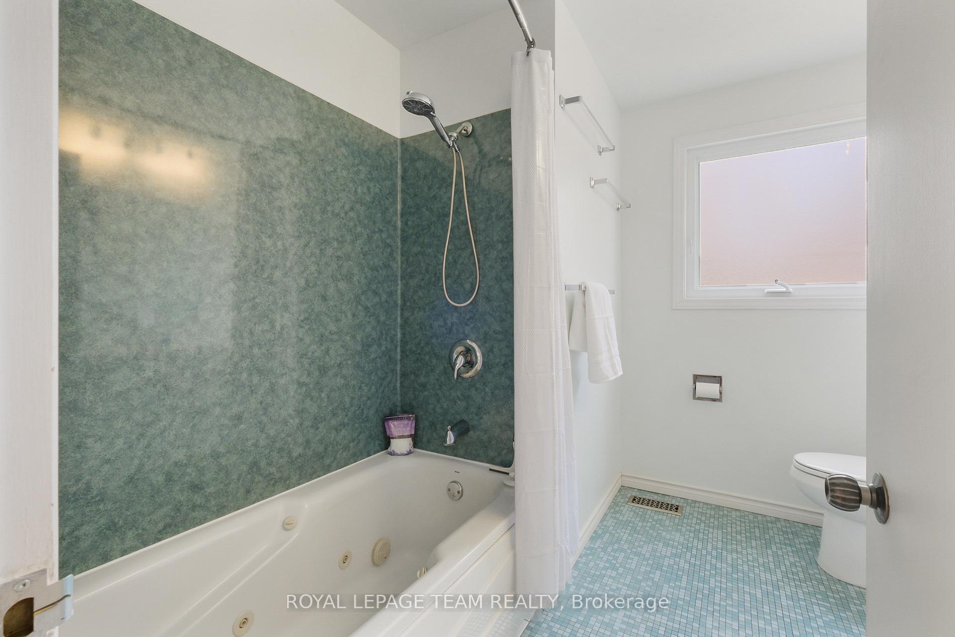 Photo 31 of 780 Eastvale Drive, Ottawa, Beacon Hill North — HOMEH
