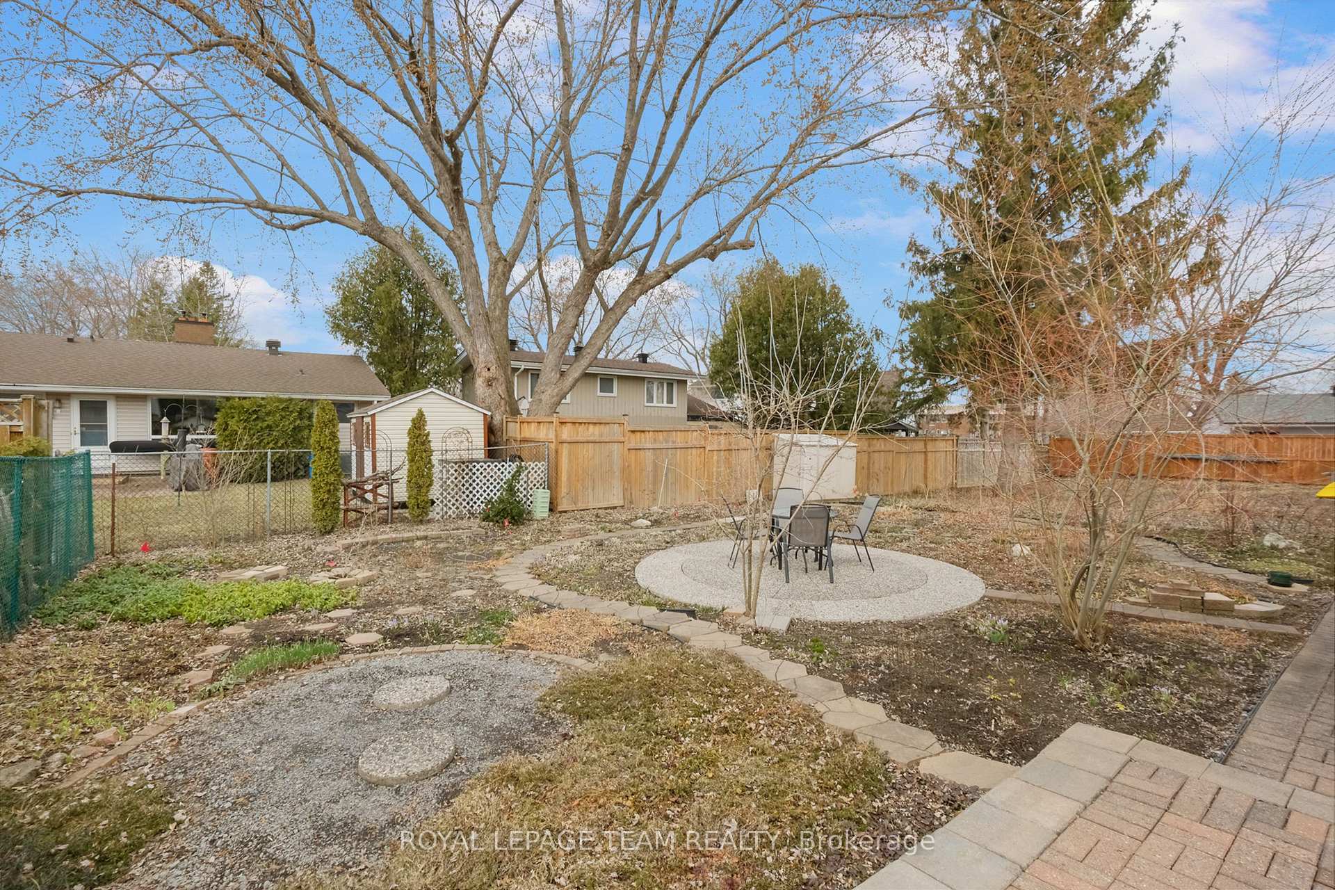 Photo 41 of 780 Eastvale Drive, Ottawa, Beacon Hill North — HOMEH