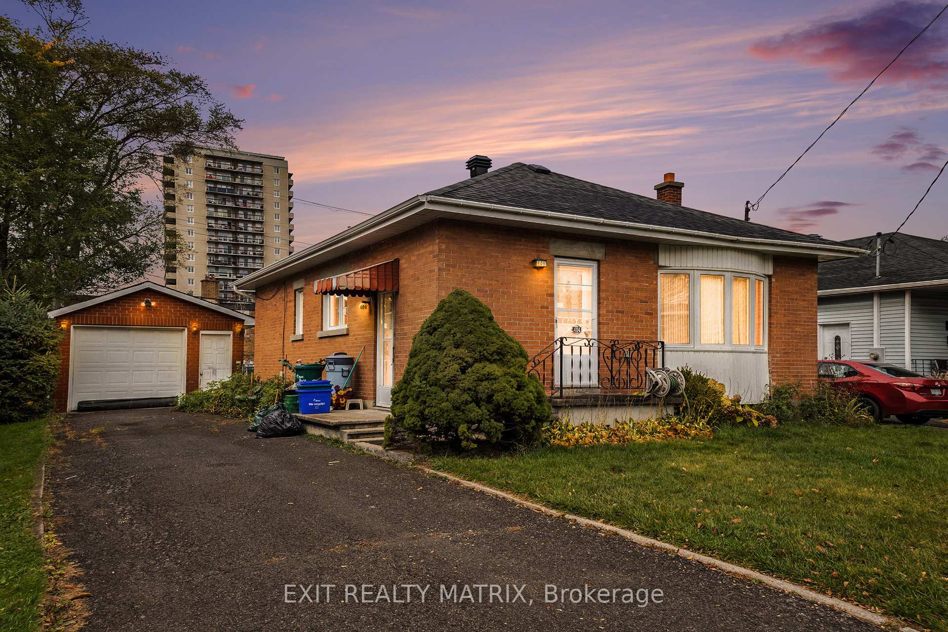 Photo 1 of 404 Maria Goretti Circle, Ottawa, Vanier — HOMEH
