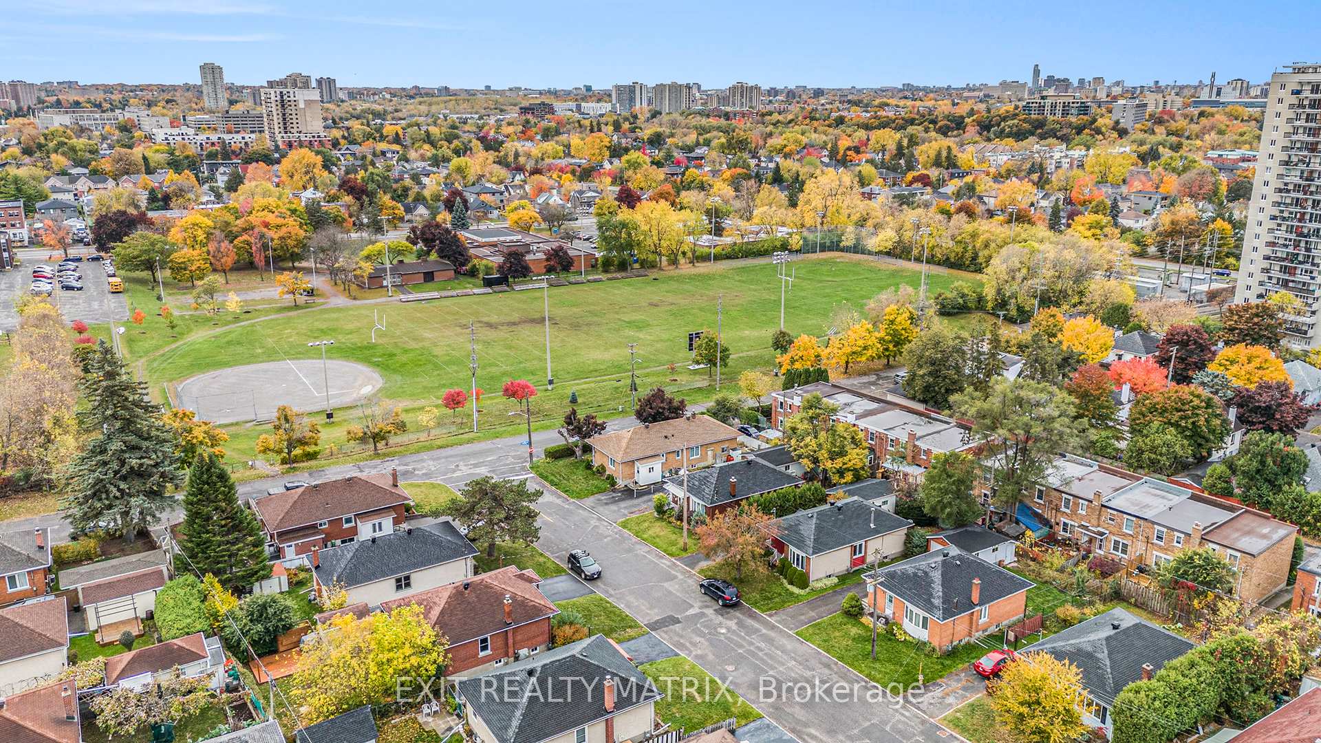 Photo 4 of 404 Maria Goretti Circle, Ottawa, Vanier — HOMEH
