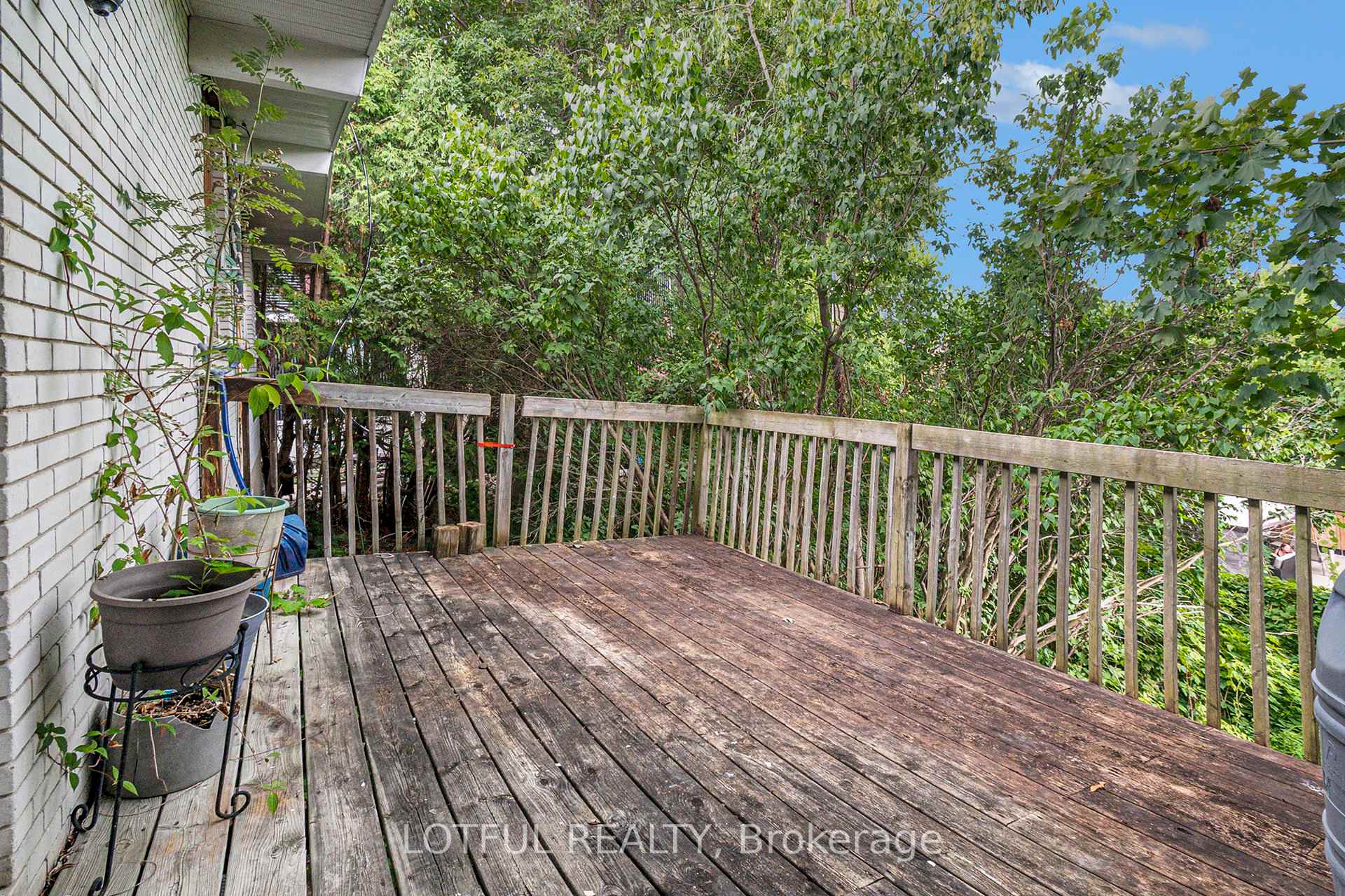 Photo 2 of 328 Perrier Avenue, Ottawa, Vanier — HOMEH