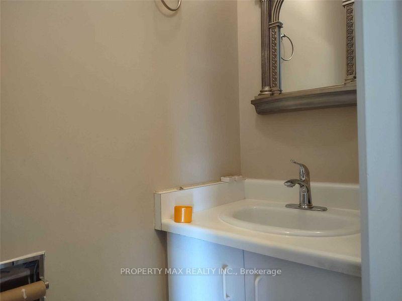 Photo 5 of Unit Upper, 54 Chapman Drive, Ajax, Central — HOMEH