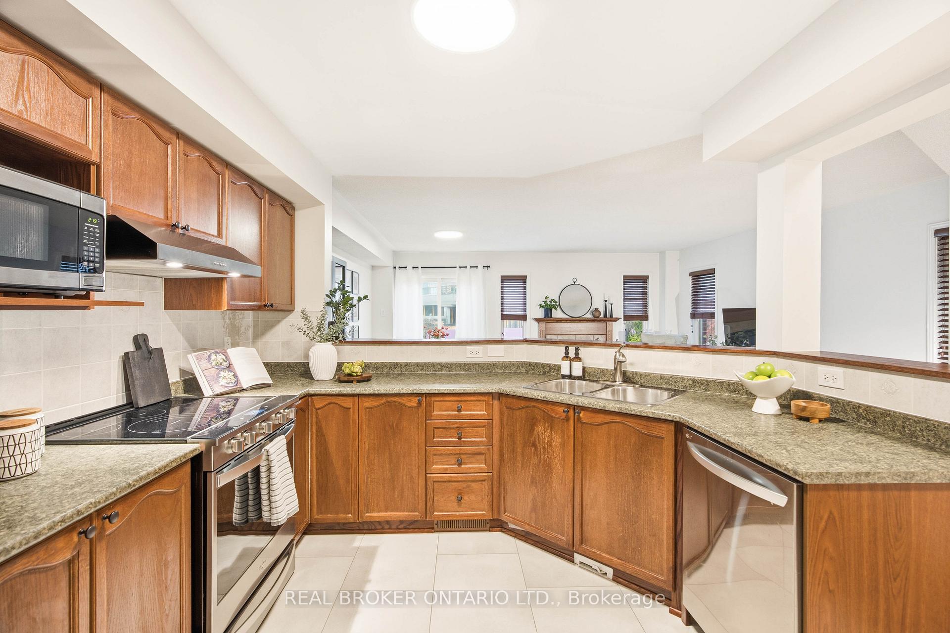 Photo 9 of 281 Freedom Private, Ottawa, Riverview Park — HOMEH