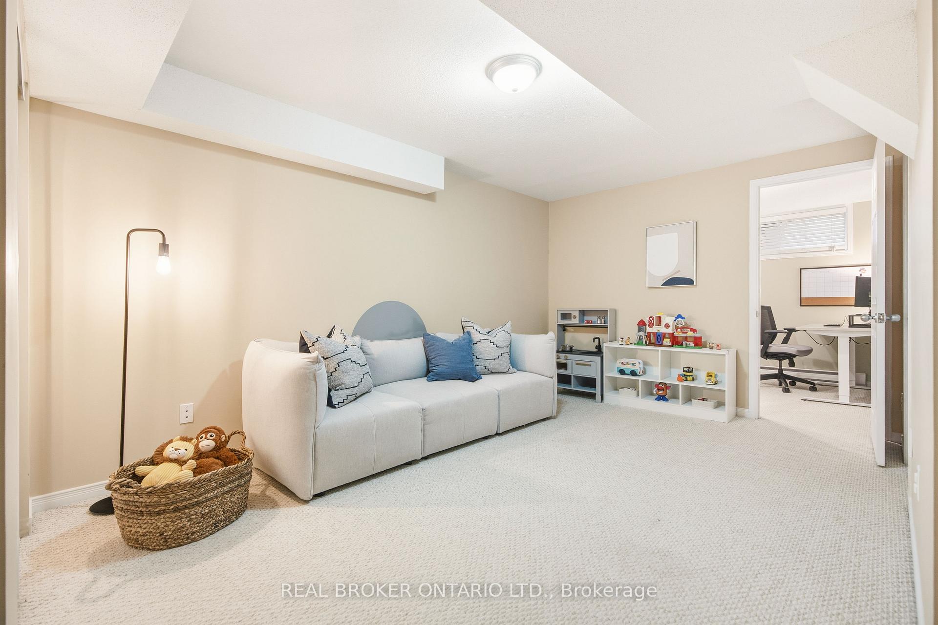 Photo 26 of 281 Freedom Private, Ottawa, Riverview Park — HOMEH
