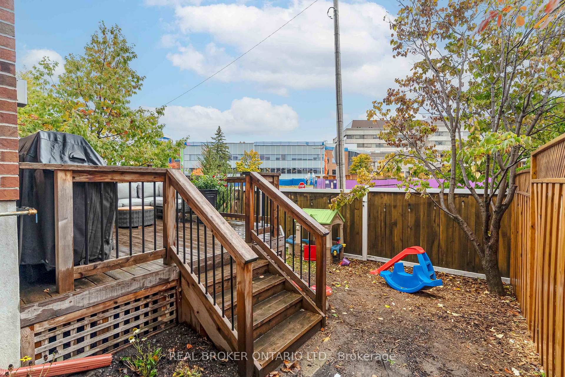 Photo 34 of 281 Freedom Private, Ottawa, Riverview Park — HOMEH