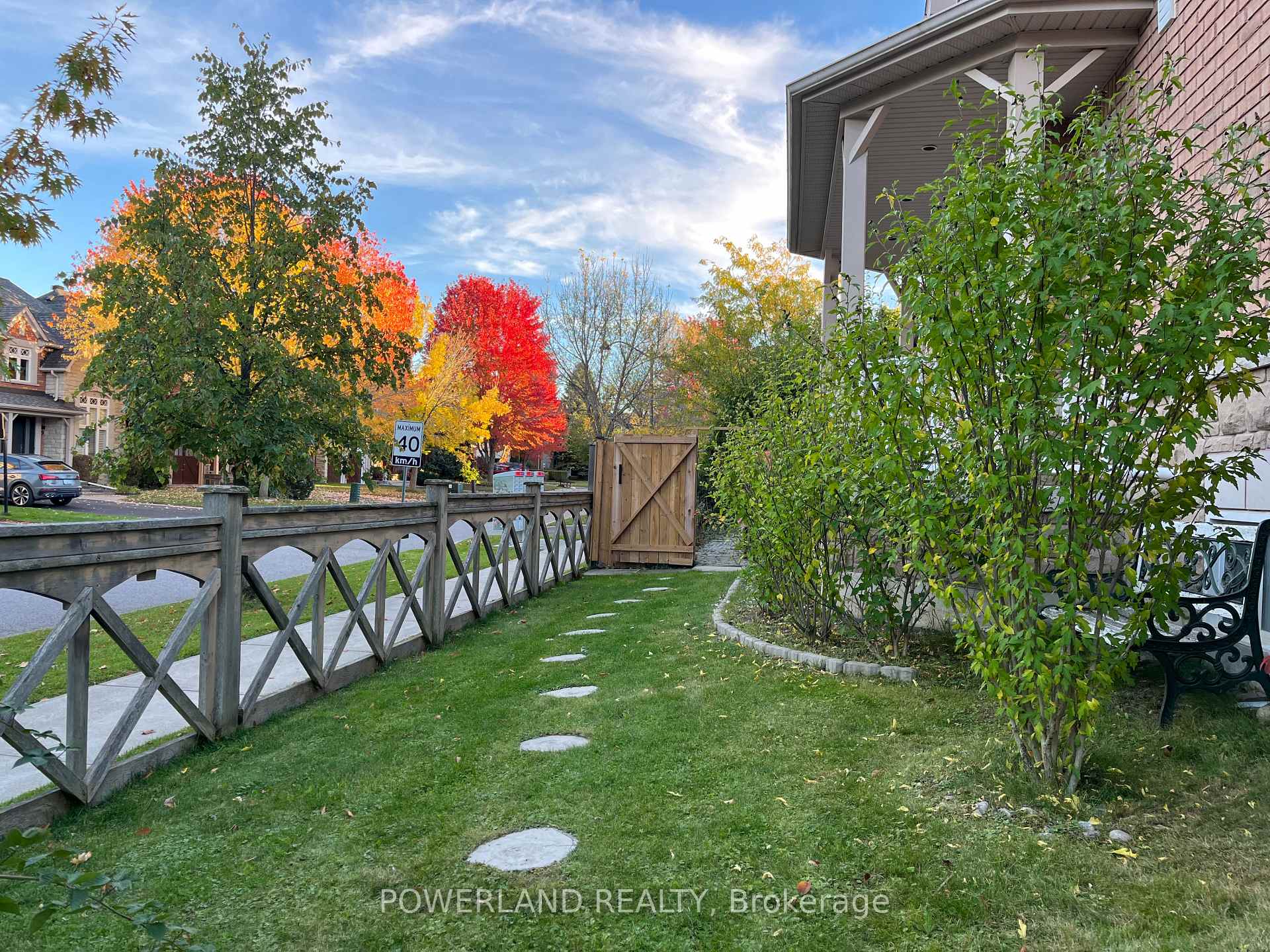 Photo 15 of 249 Kennedy Street W, Aurora, Aurora Highlands — HOMEH