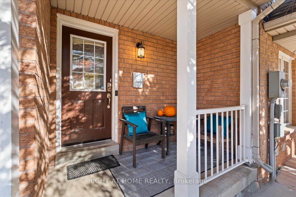 Photo 2 of 84 Trevino Circle, Barrie, East Bayfield — HOMEH