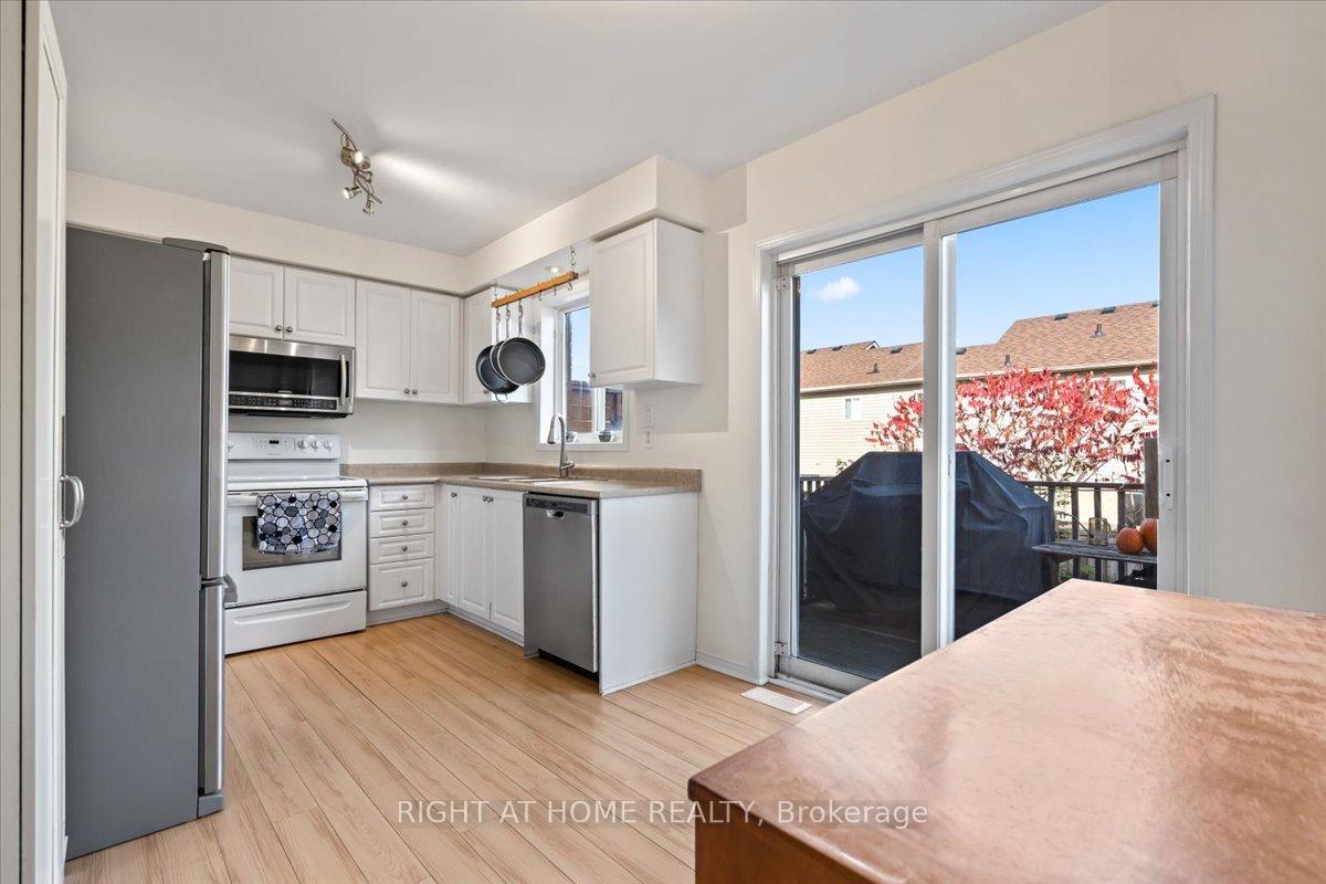 Photo 9 of 84 Trevino Circle, Barrie, East Bayfield — HOMEH