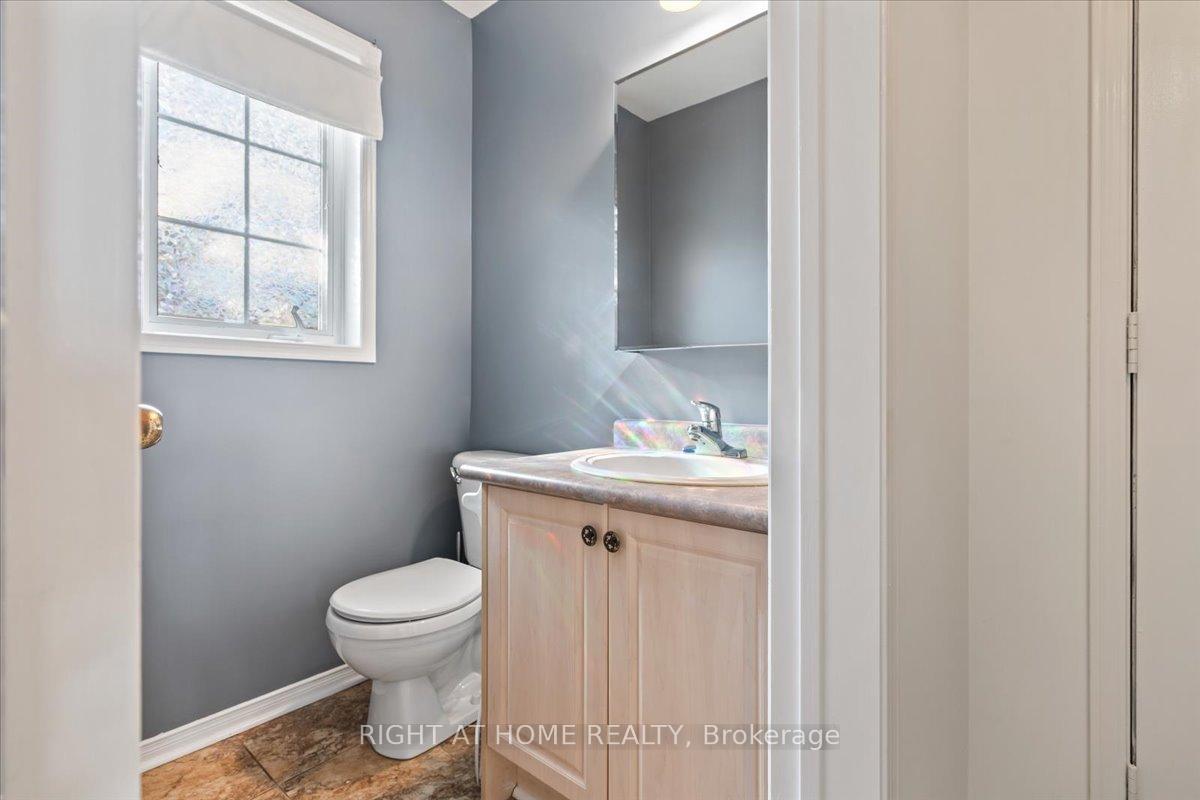 Photo 8 of 84 Trevino Circle, Barrie, East Bayfield — HOMEH