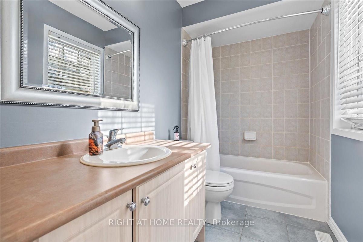 Photo 14 of 84 Trevino Circle, Barrie, East Bayfield — HOMEH