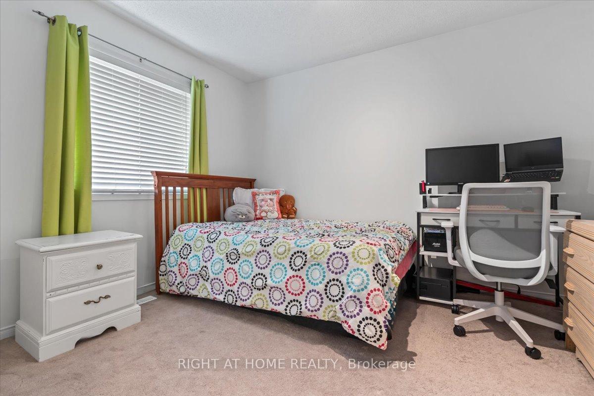 Photo 12 of 84 Trevino Circle, Barrie, East Bayfield — HOMEH