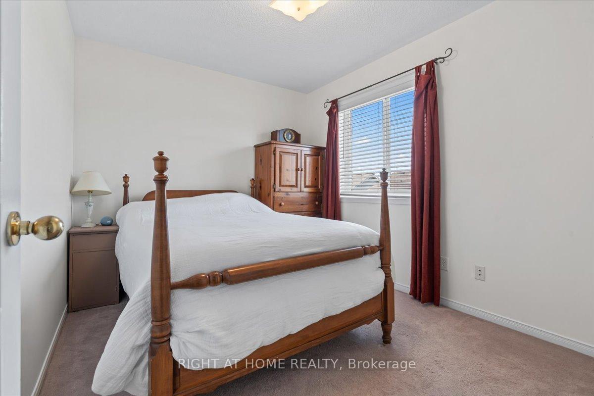Photo 18 of 84 Trevino Circle, Barrie, East Bayfield — HOMEH