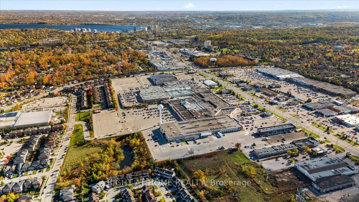 Photo 15 of 84 Trevino Circle, Barrie, East Bayfield — HOMEH