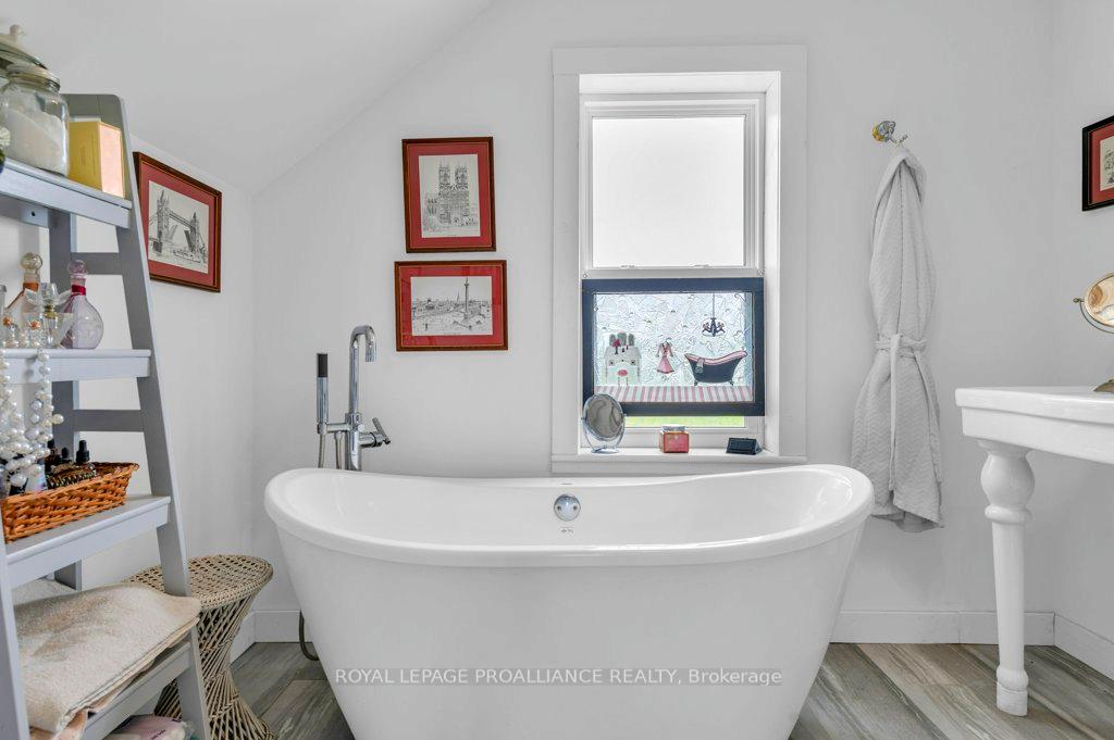 Photo 26 of 109714 7 Hwy, Tweed, Elzevir (Twp) — HOMEH