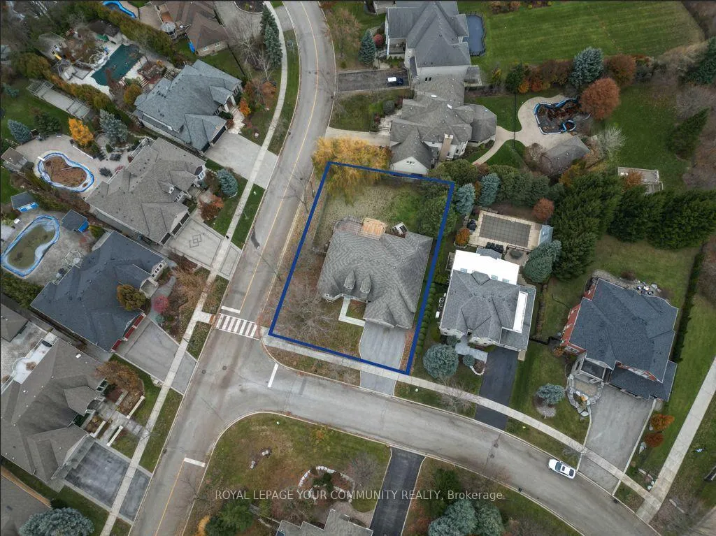 Photo 3 of 2 Kootenay Ridge, Vaughan, Rural Vaughan — HOMEH