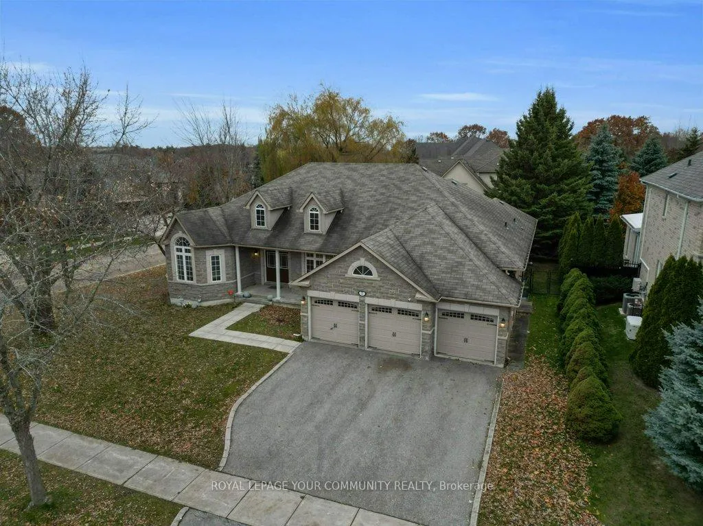 Photo 4 of 2 Kootenay Ridge, Vaughan, Rural Vaughan — HOMEH