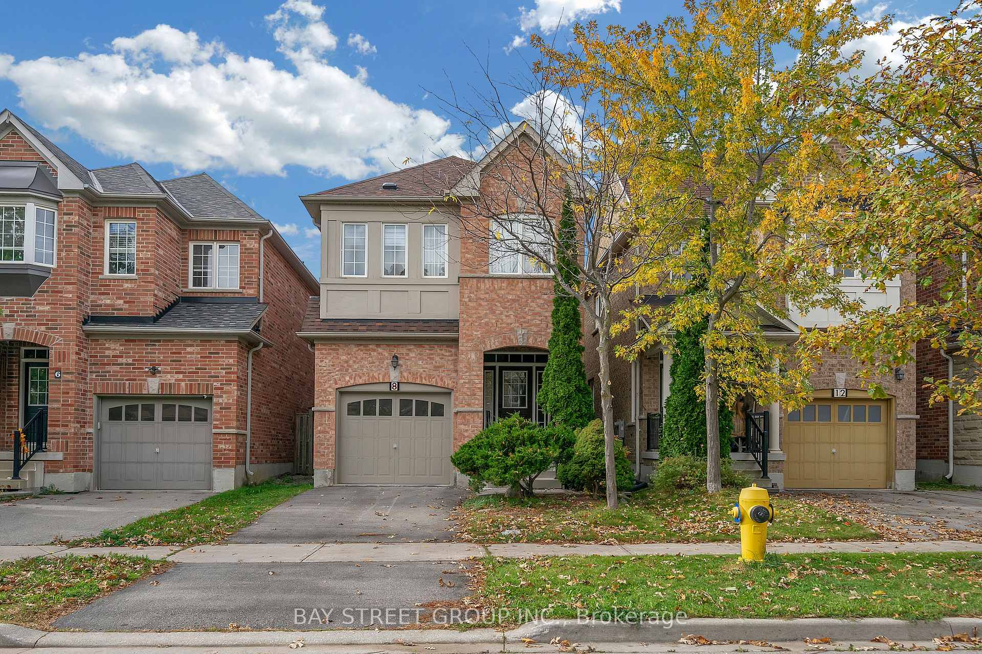 Photo 2 of 8 Carrier Crescent, Vaughan, Patterson — HOMEH