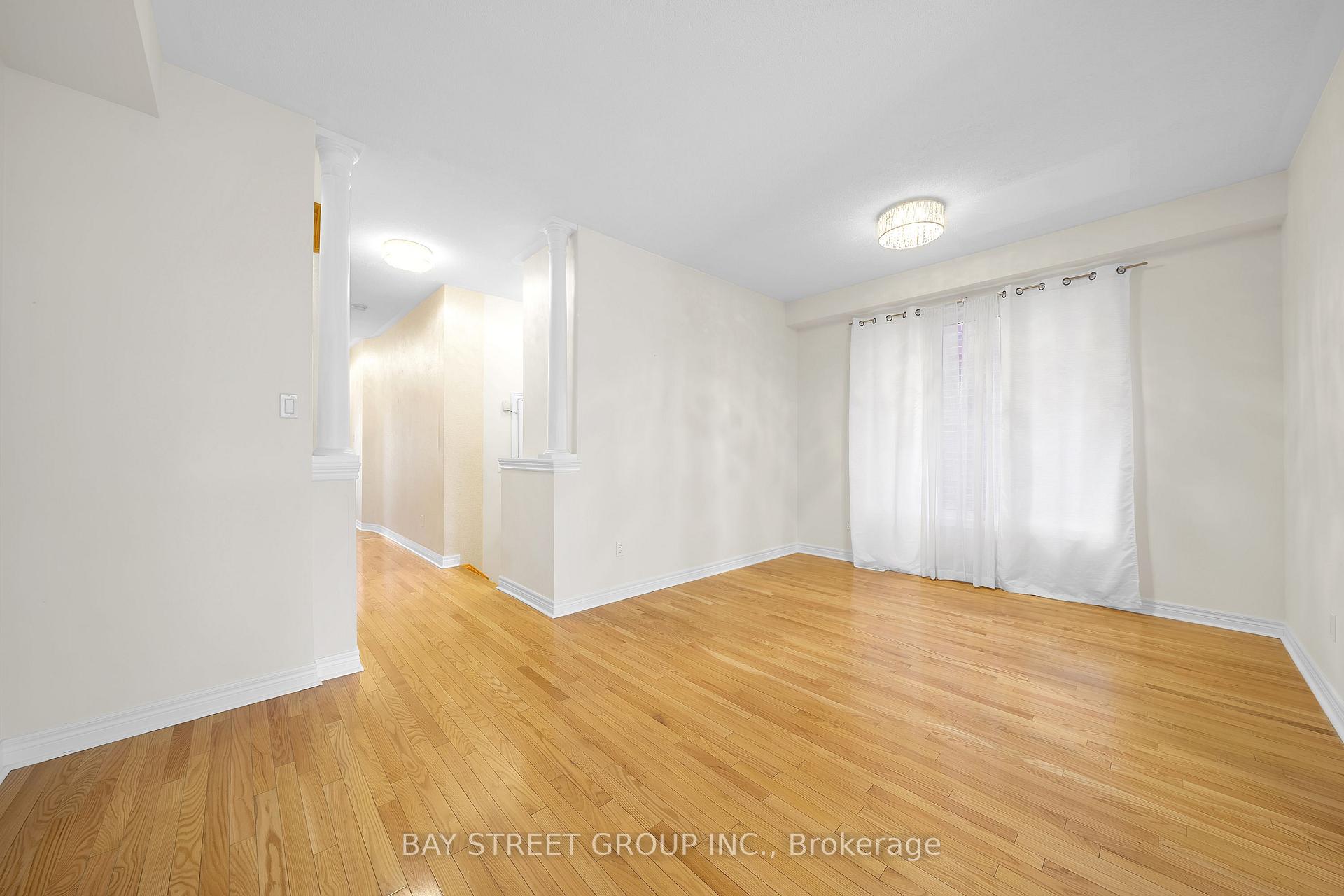 Photo 8 of 8 Carrier Crescent, Vaughan, Patterson — HOMEH