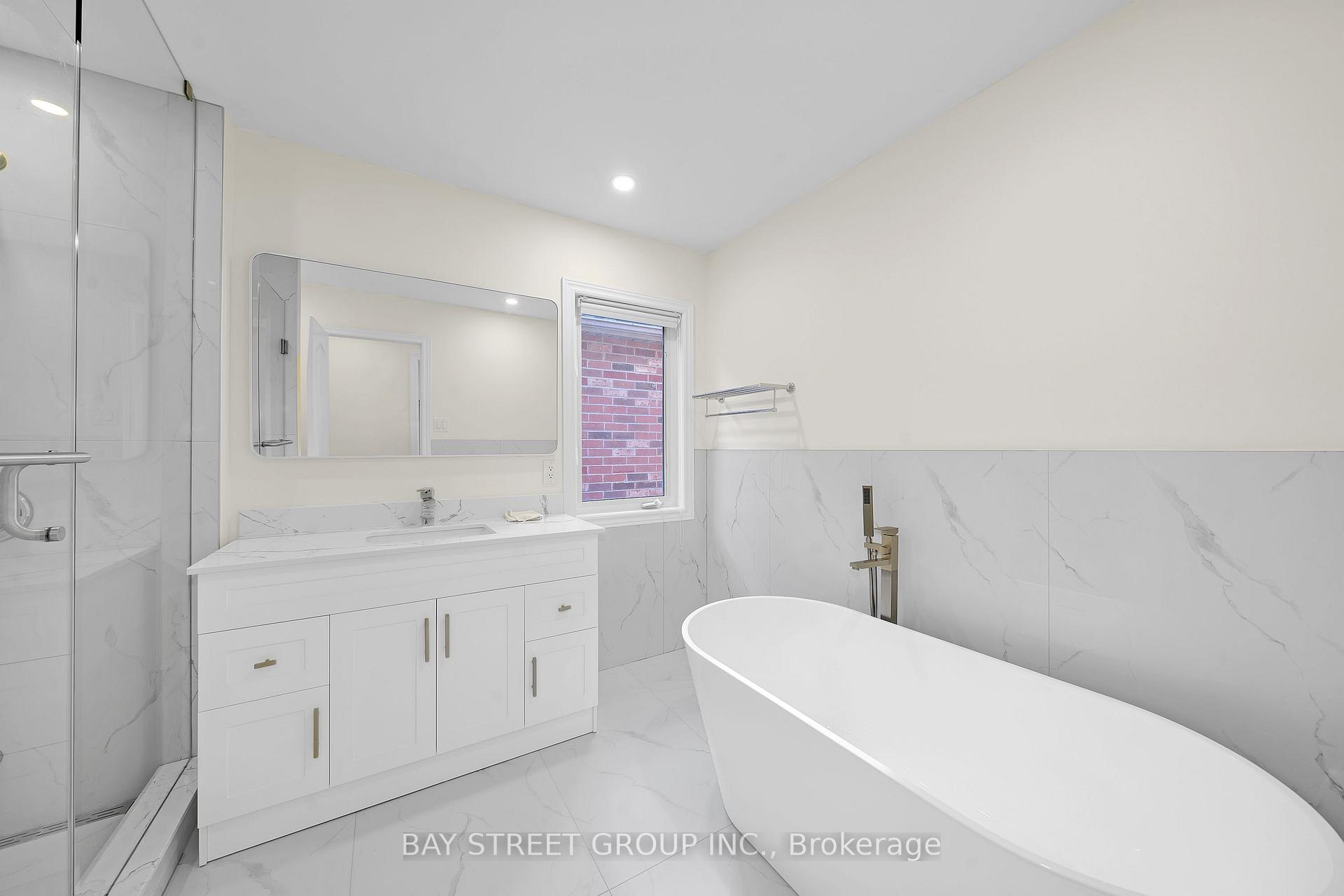 Photo 20 of 8 Carrier Crescent, Vaughan, Patterson — HOMEH