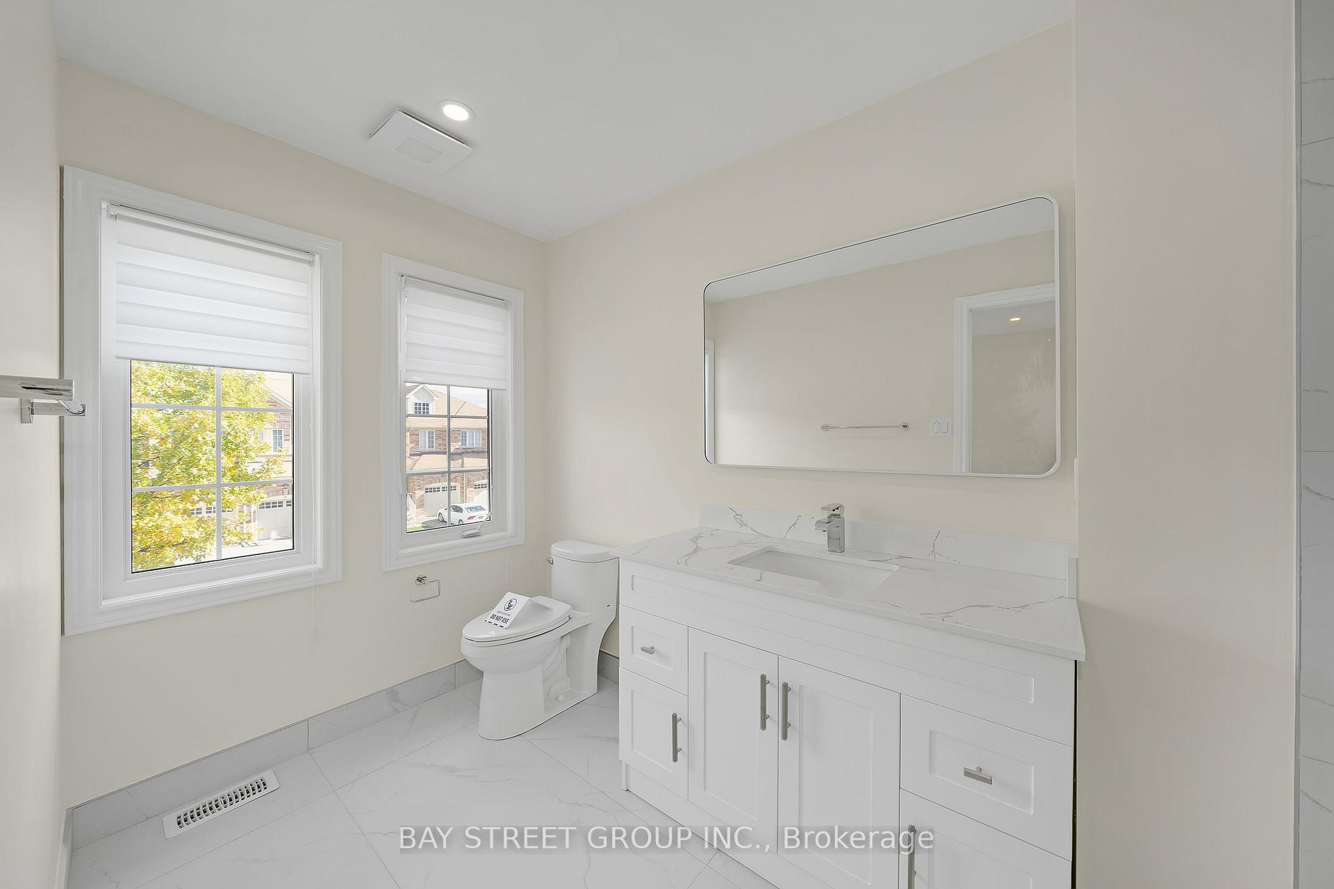 Photo 27 of 8 Carrier Crescent, Vaughan, Patterson — HOMEH