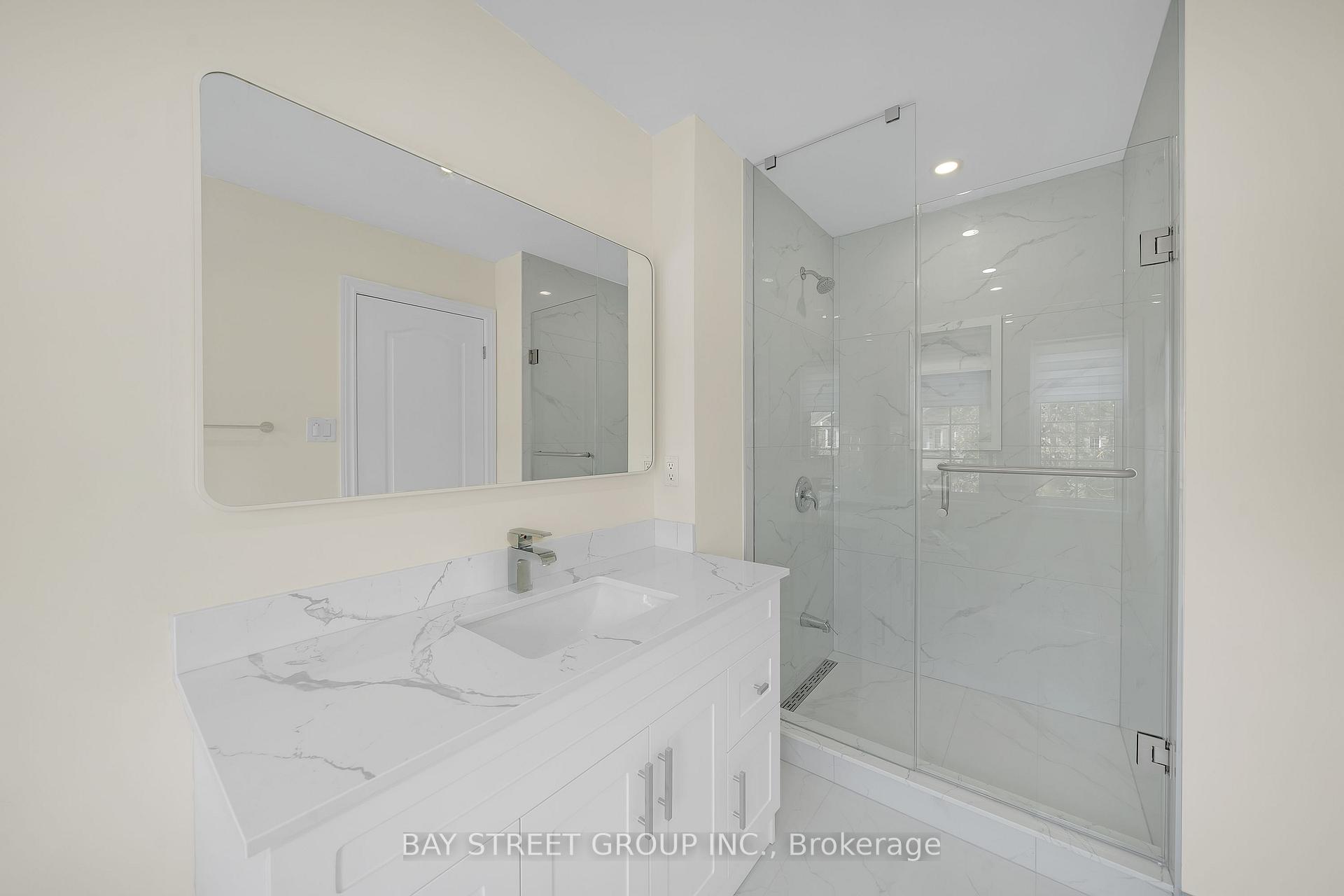 Photo 28 of 8 Carrier Crescent, Vaughan, Patterson — HOMEH