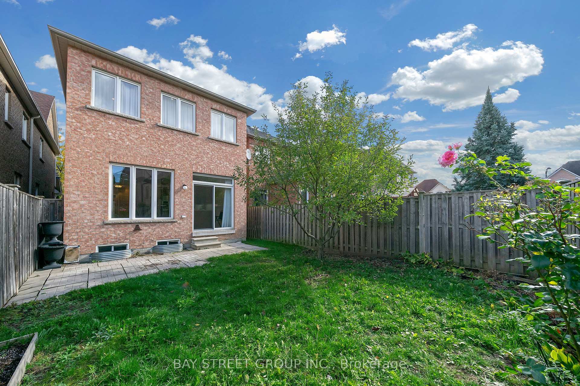 Photo 30 of 8 Carrier Crescent, Vaughan, Patterson — HOMEH