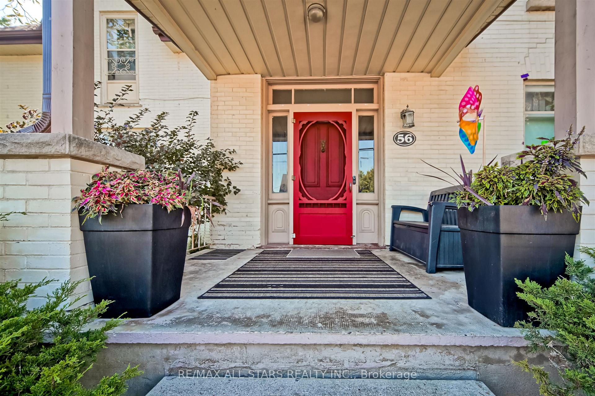 Photo 2 of 56 Brock Street E, Uxbridge — HOMEH