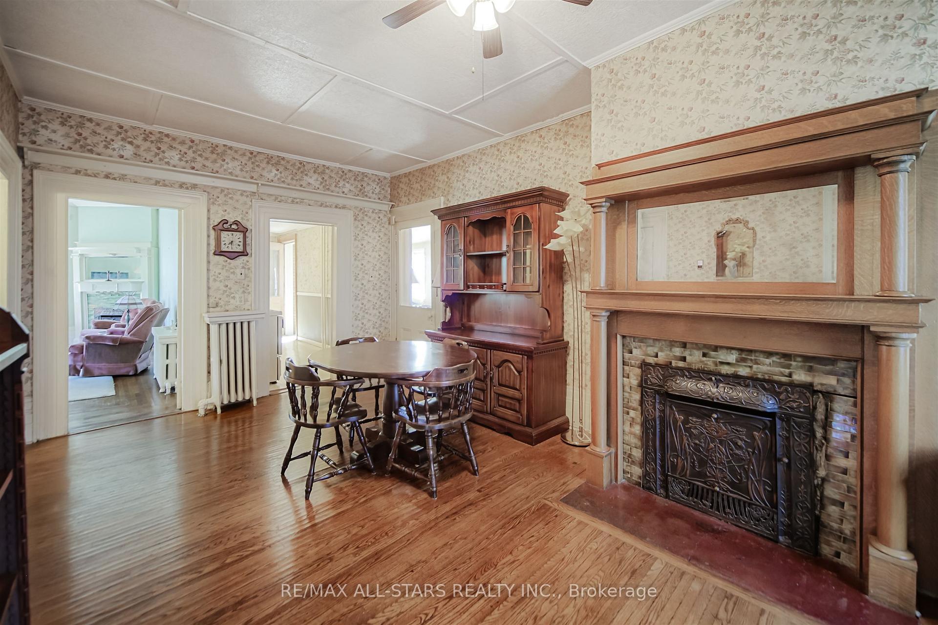 Photo 4 of 56 Brock Street E, Uxbridge — HOMEH