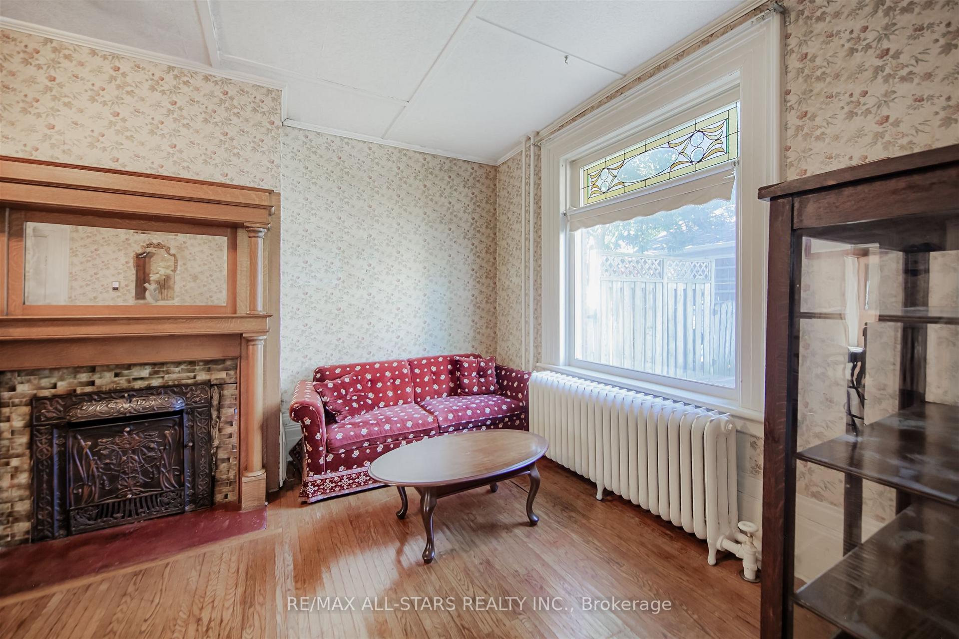 Photo 5 of 56 Brock Street E, Uxbridge — HOMEH