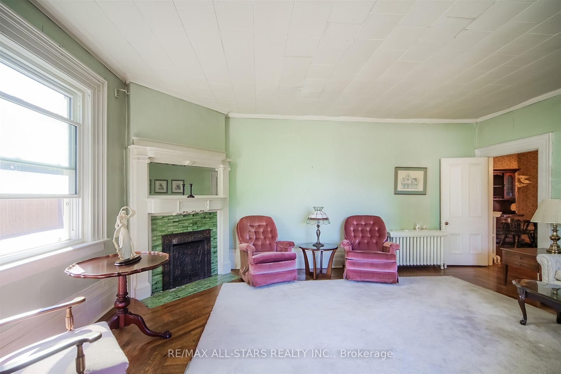 Photo 9 of 56 Brock Street E, Uxbridge — HOMEH