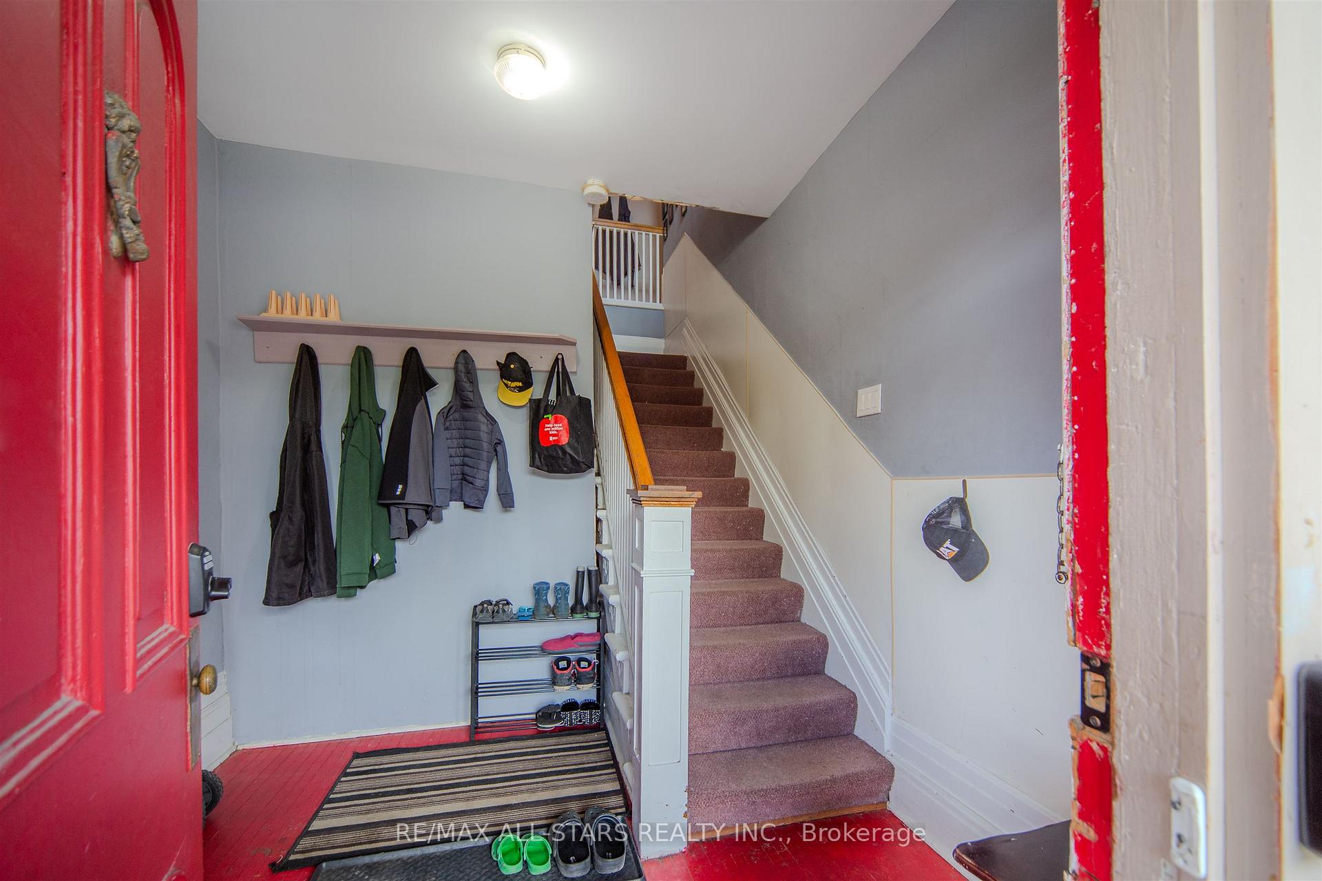 Photo 17 of 56 Brock Street E, Uxbridge — HOMEH