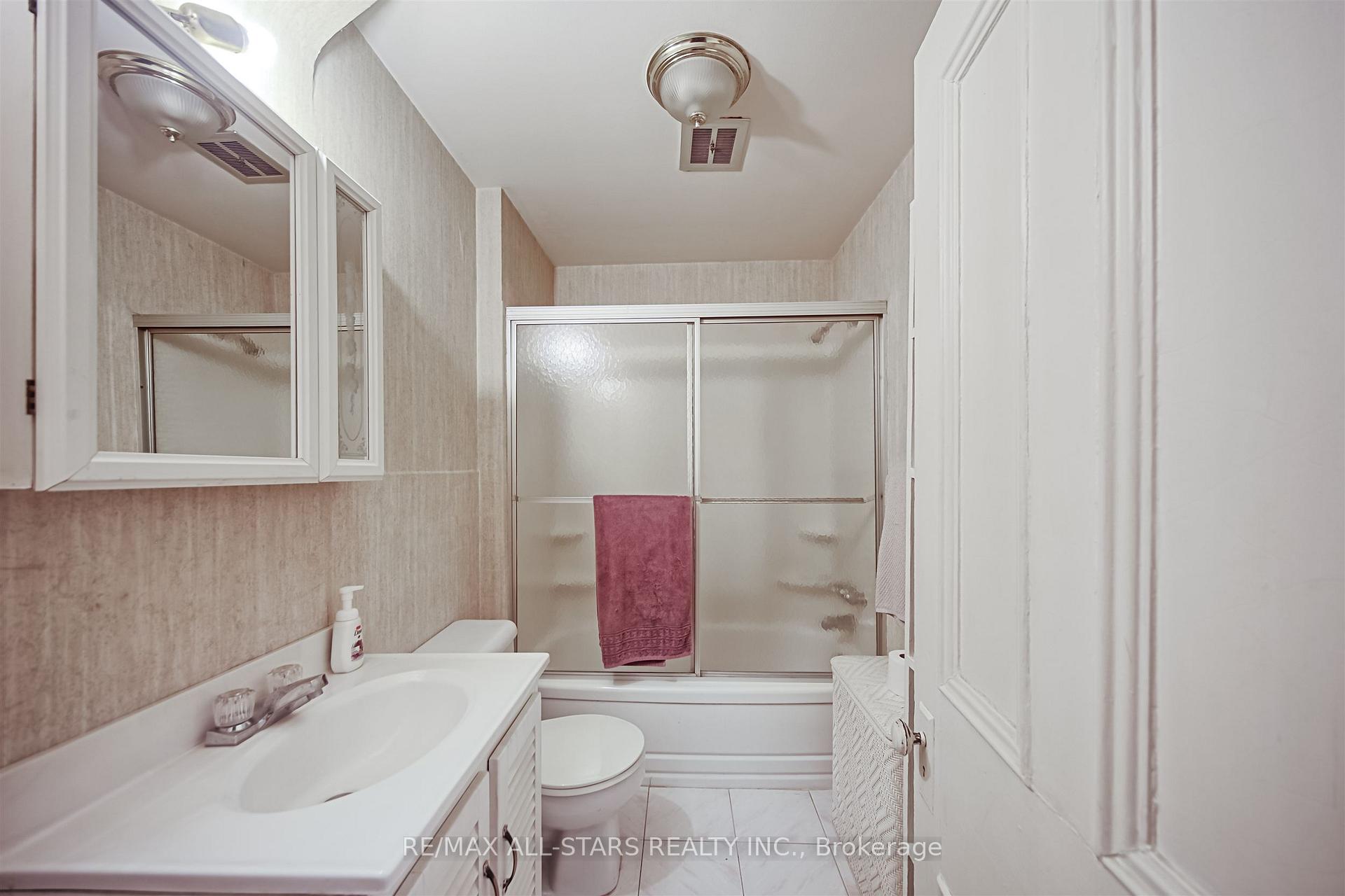 Photo 32 of 56 Brock Street E, Uxbridge — HOMEH