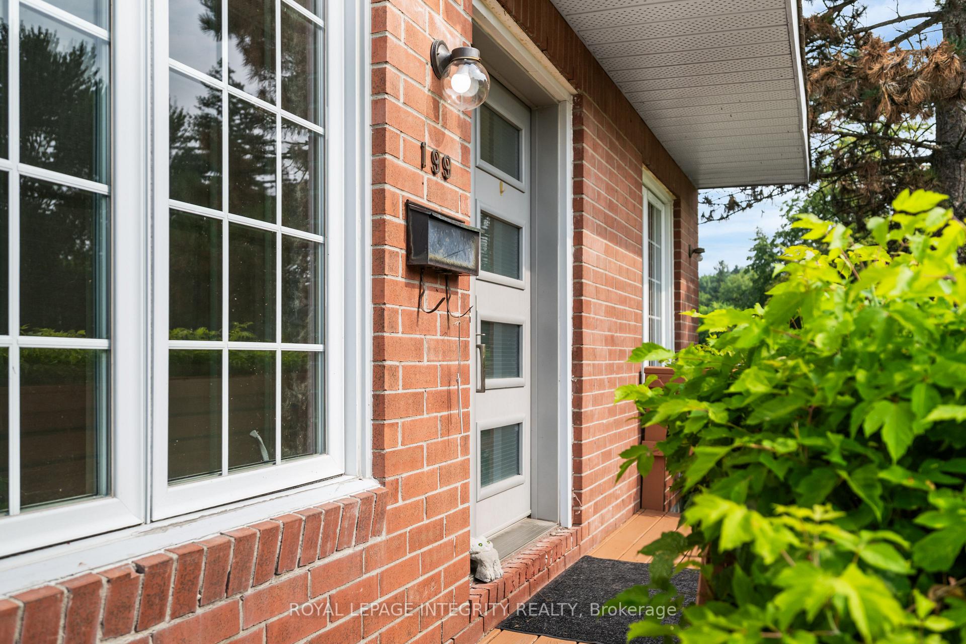 Photo 4 of 199 Genest Street, Ottawa, Vanier — HOMEH