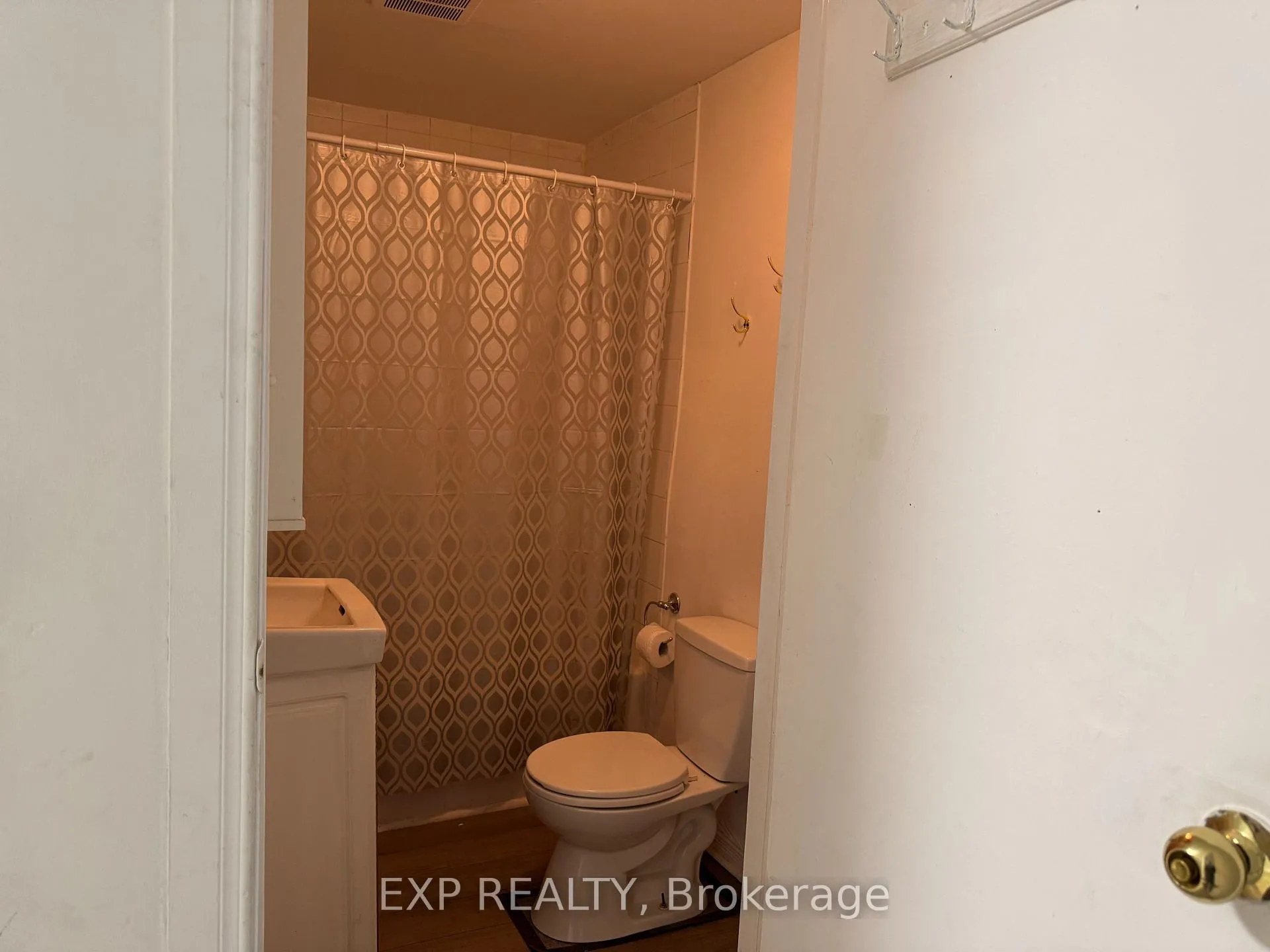Photo 2 of Unit 1, 70 Barrette Street, Ottawa, Vanier — HOMEH