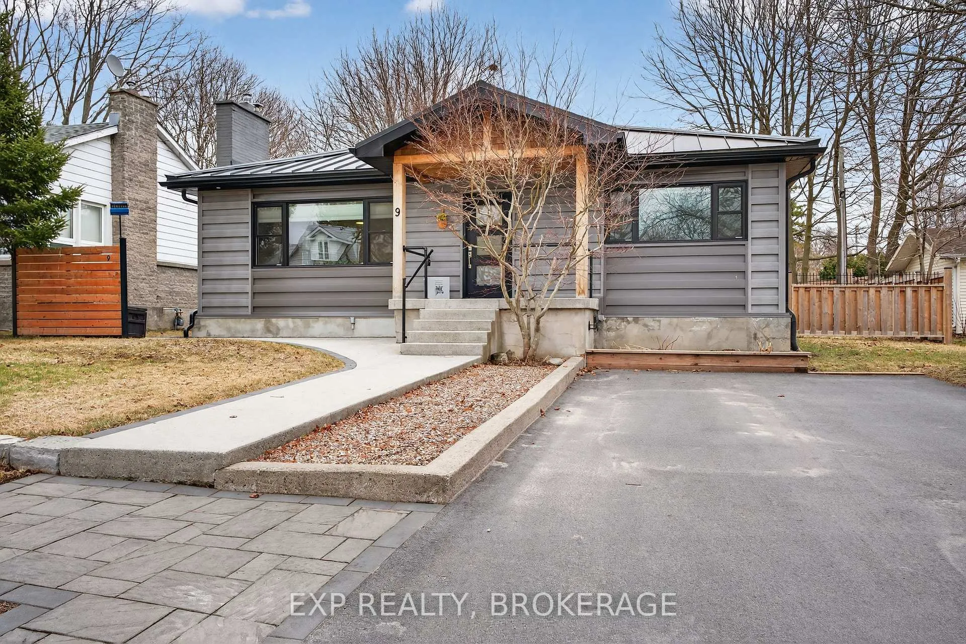 Photo 2 of 9 Stormont Avenue, Kingston, West of Sir John A. Blvd — HOMEH